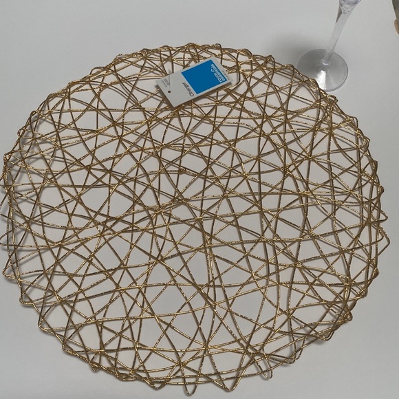 Set of 4 Chargers. Gold - Picture 6 of 7